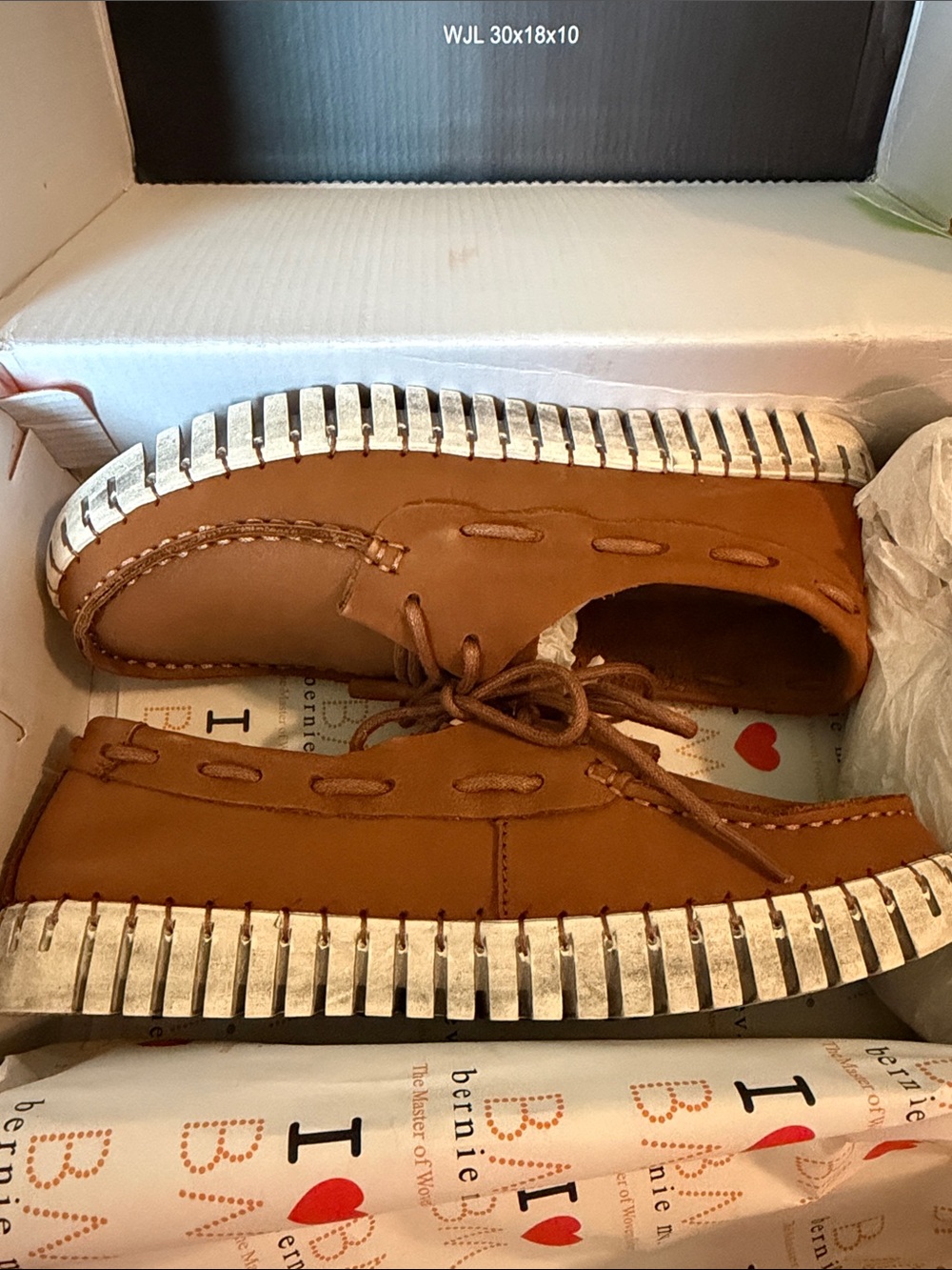 bernie mev. Woman’s Boat Brown Suede Shoe